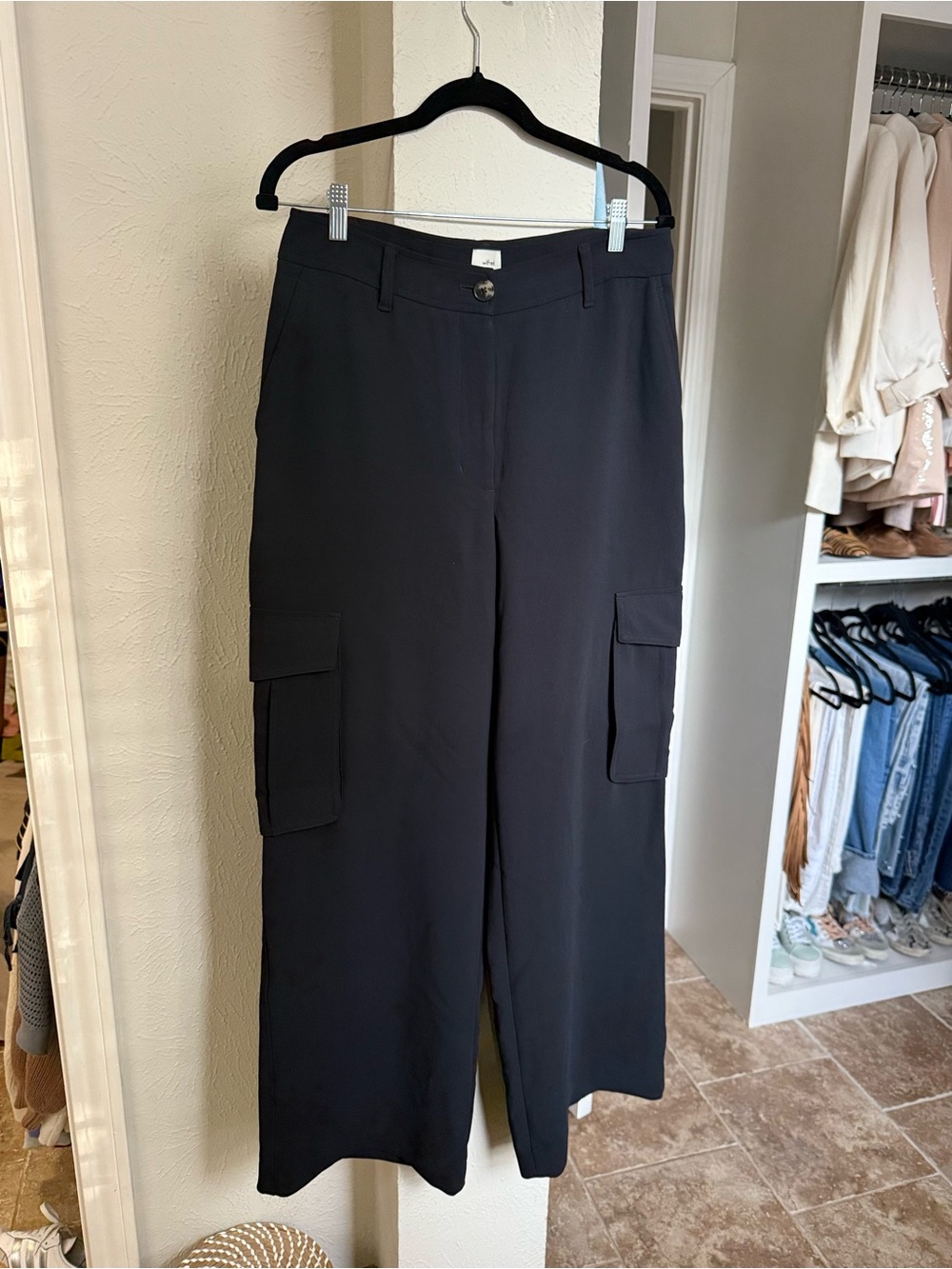 Aritzia Black Wide-Leg Cargo Pants